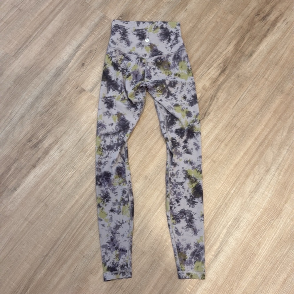 Lululemon Align High-Rise Pant 28"
Radial Tie Dye Mauve Grey Multi
Size 2 - Picture 6 of 8